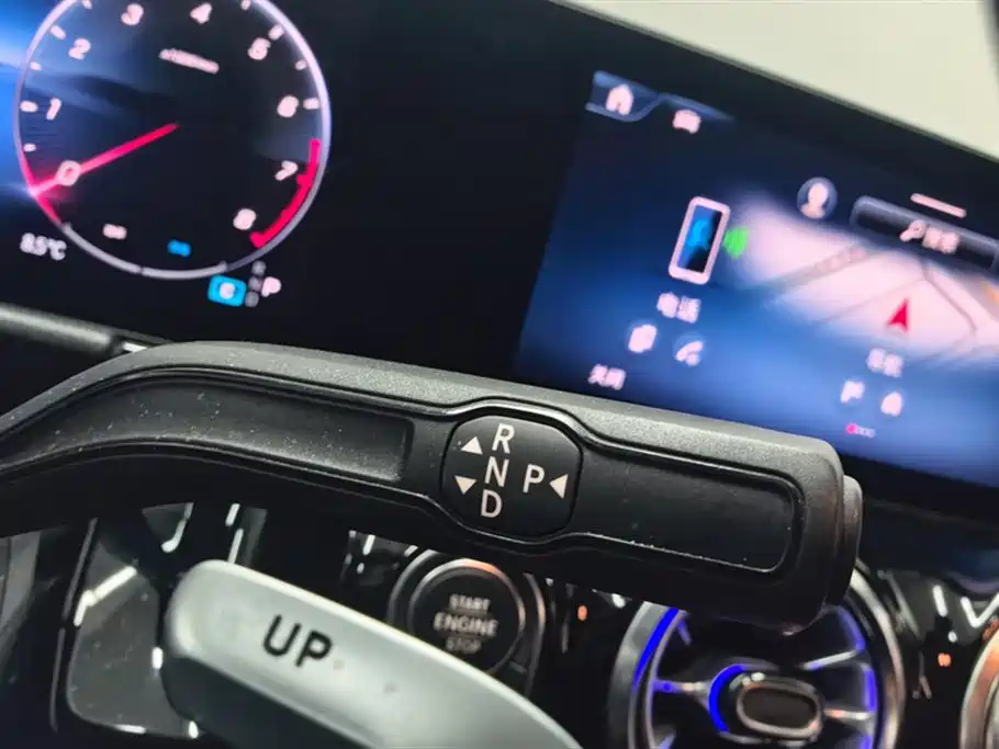 Mercedes-Benz GLA AMG 2024 — фото 16