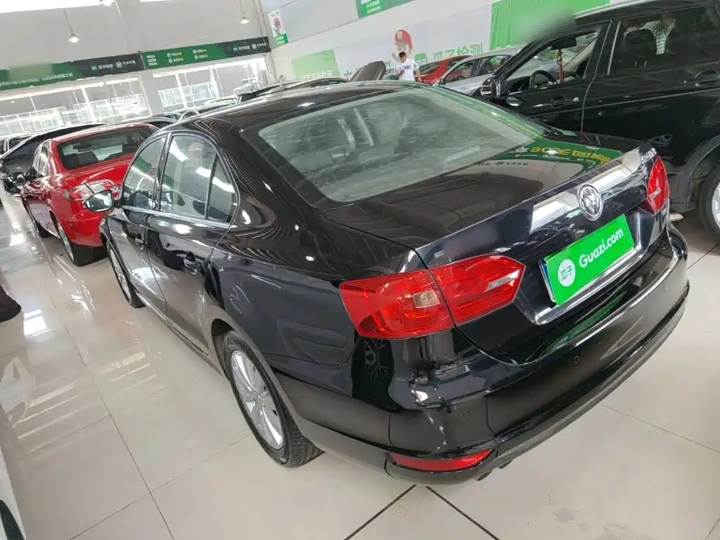 Volkswagen Sagitar 2015
