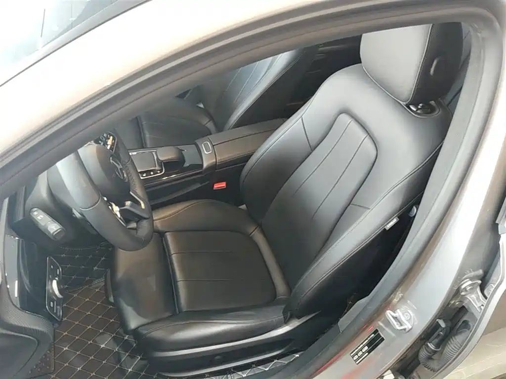 Mercedes-Benz A-Class 2019 — фото 15