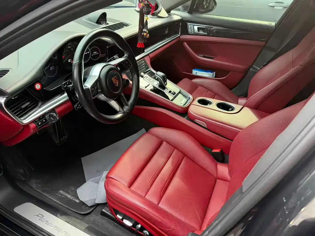 Porsche Panamera Hybrid 2024