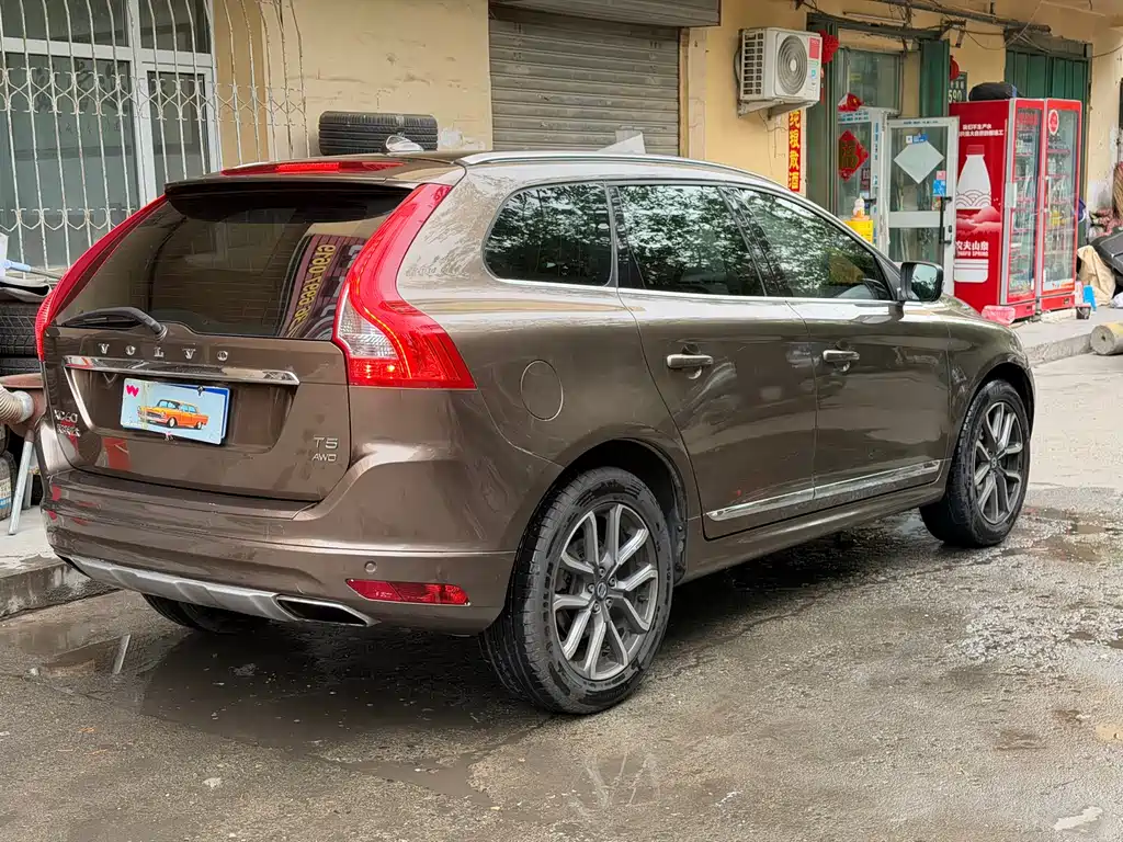 Volvo XC60 2016 — фото 9
