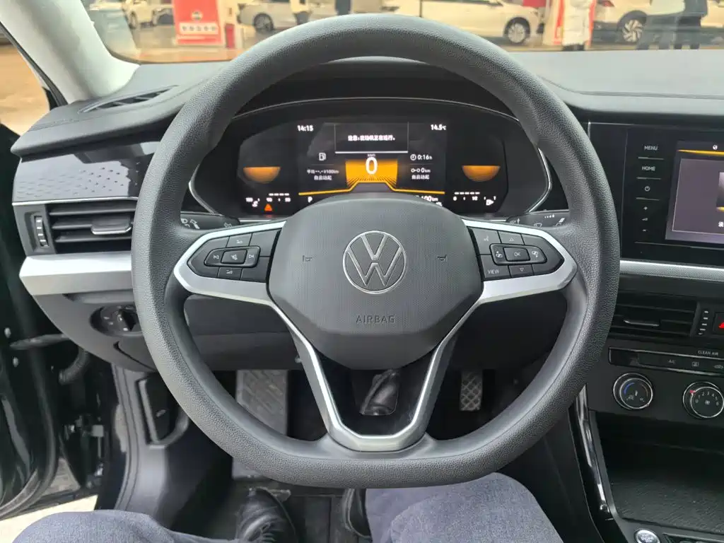 Volkswagen Passat 2025