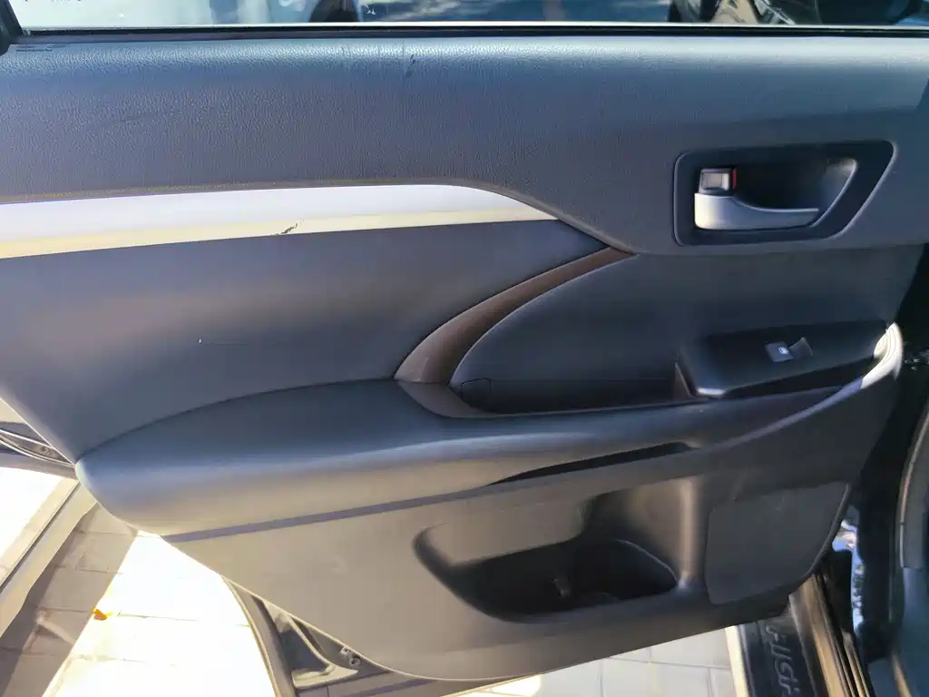 Toyota Highlander 2018 — фото 13