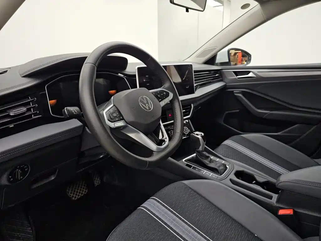 Volkswagen Sagitar 2024