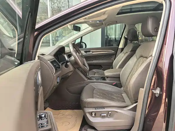 Volkswagen Viloran 2020