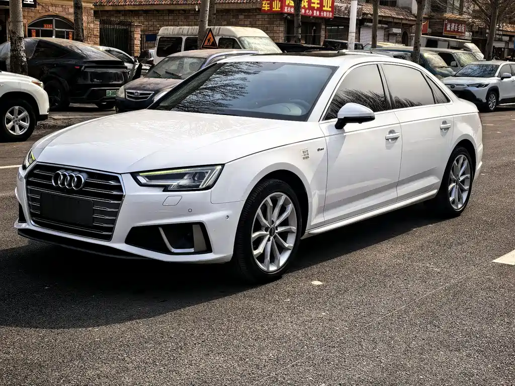 Audi A4L 2020 — фото 1