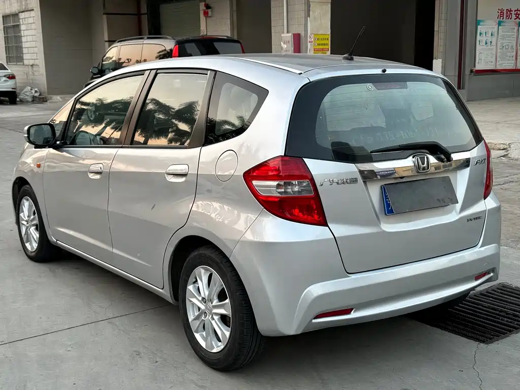 Honda Fit 2011 — фото 7