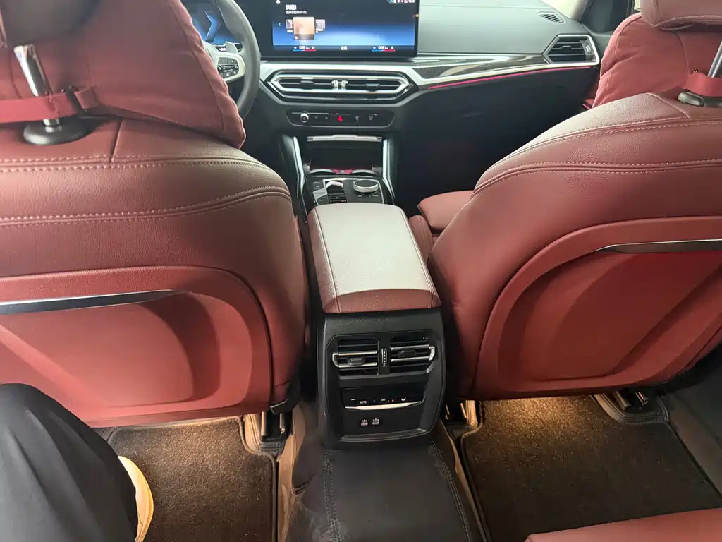 BMW 3 Series 2023 — фото 12