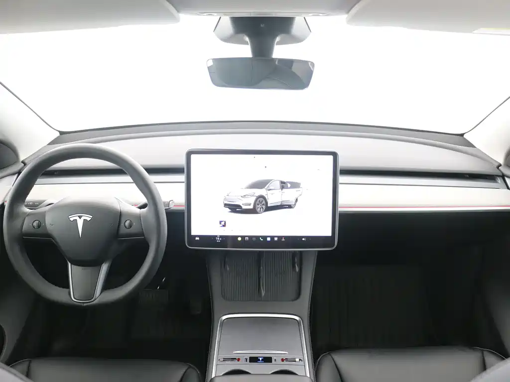 Tesla Model Y 2024 — фото 4