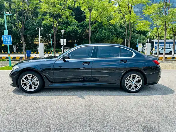 BMW i3 2024