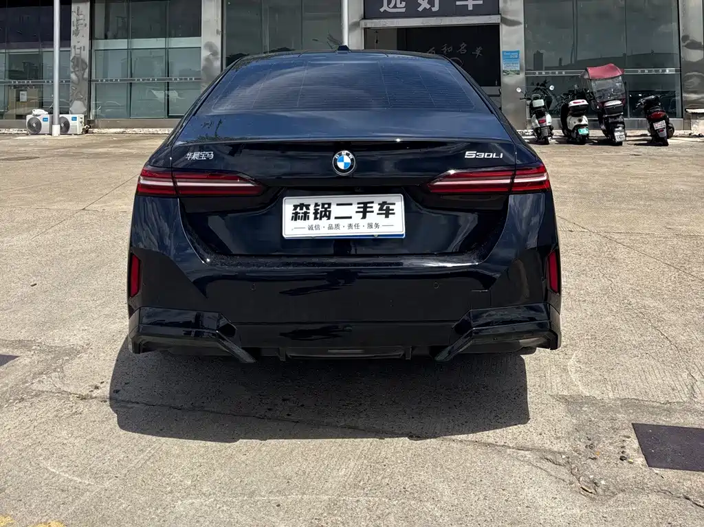 BMW 5 Series 2025
