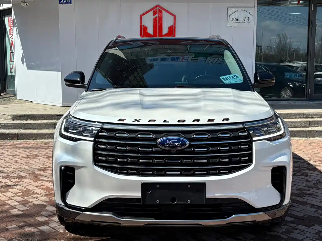 Ford Explorer 2023 — фото 2