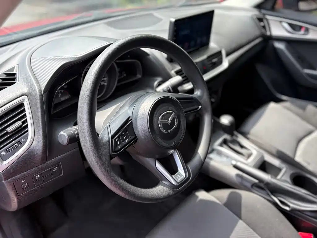 Mazda 3 Axela 2019 — фото 9