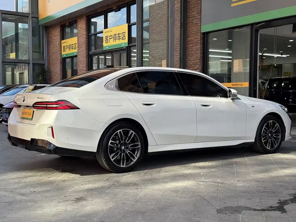 BMW 5 Series 2024