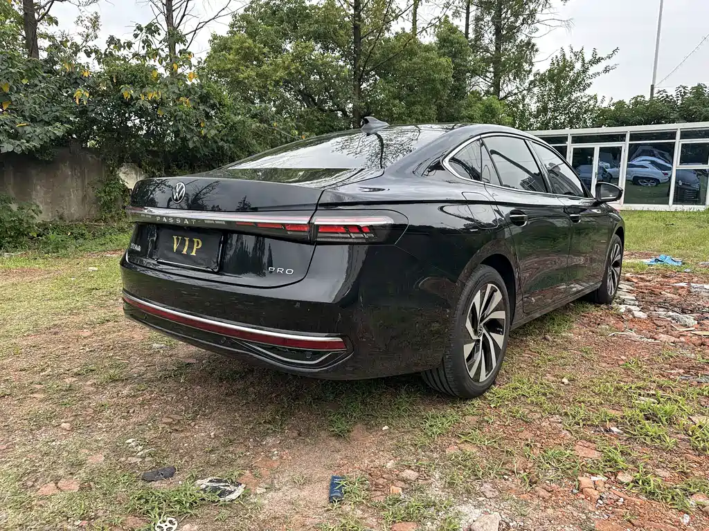 Volkswagen Passat 2025