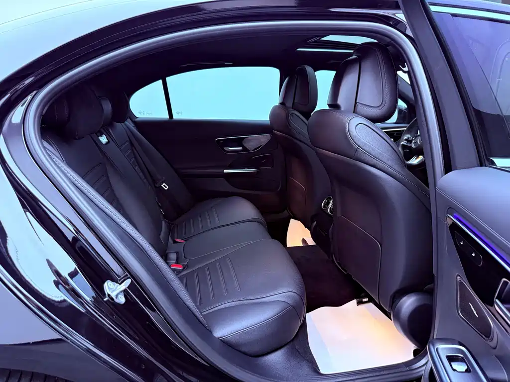 Mercedes-Benz C-Class 2023 — фото 21