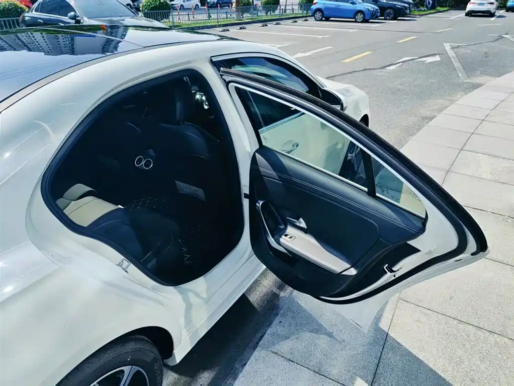 Mercedes-Benz A-Class 2023 — фото 18