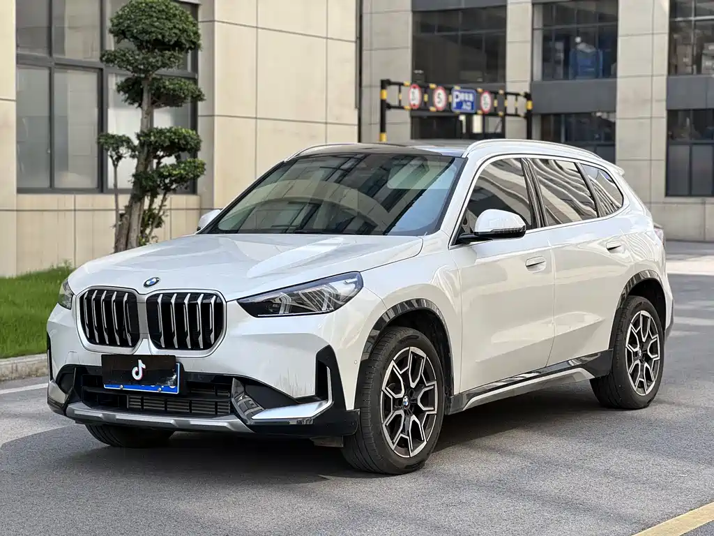 BMW X1 2025 — фото 1