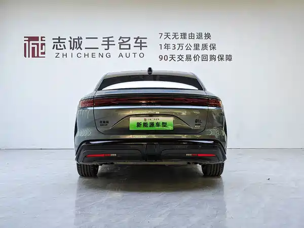BYD Han L 2025