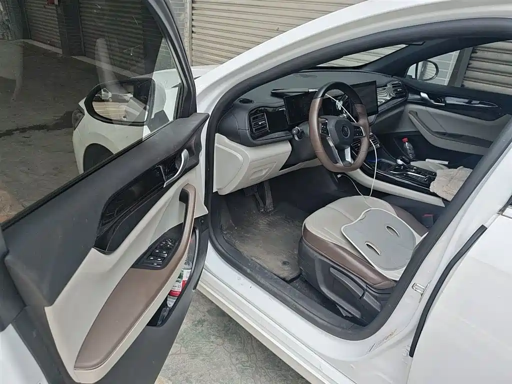 BYD Qin PLUS 2025 — фото 17