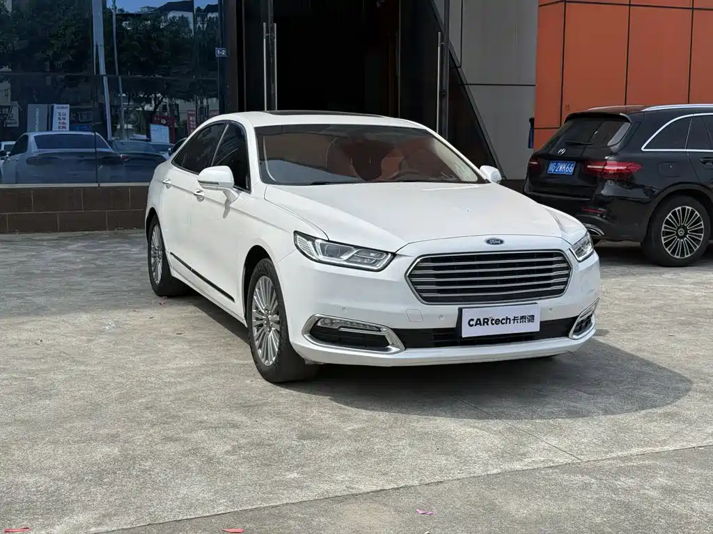 Ford Taurus 2016 — фото 10