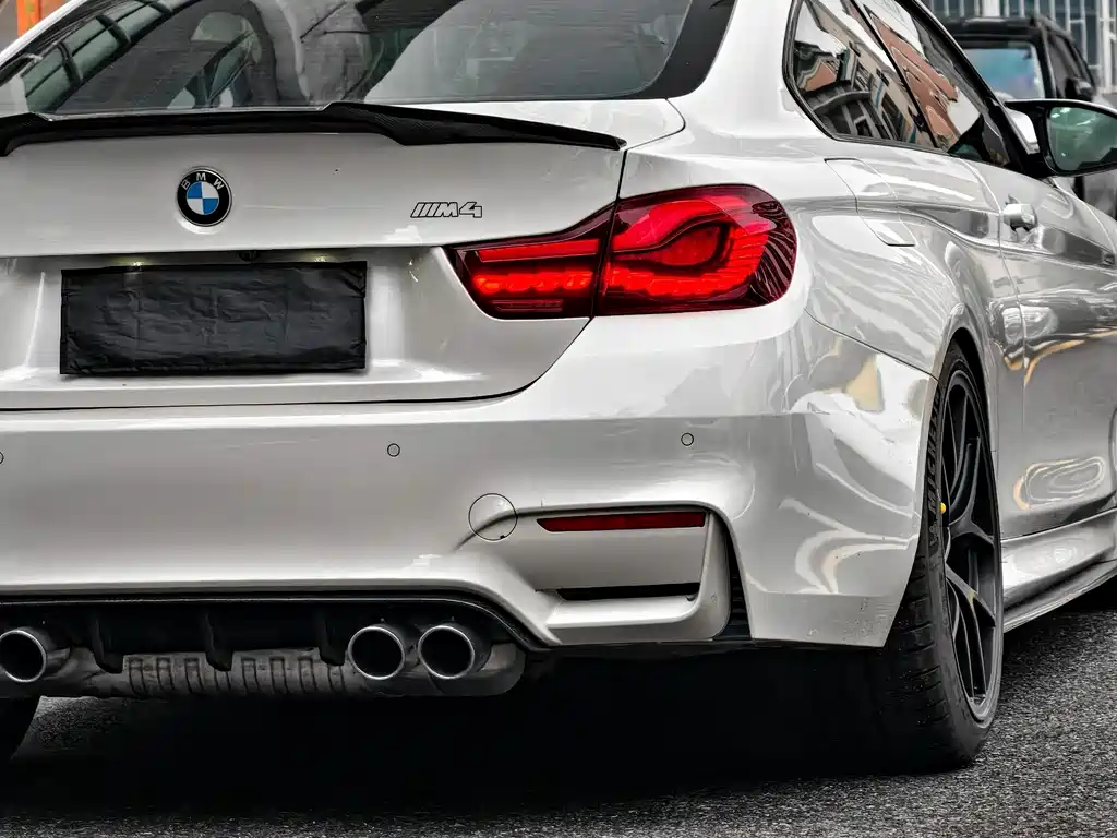 BMW M4 2017 — фото 12