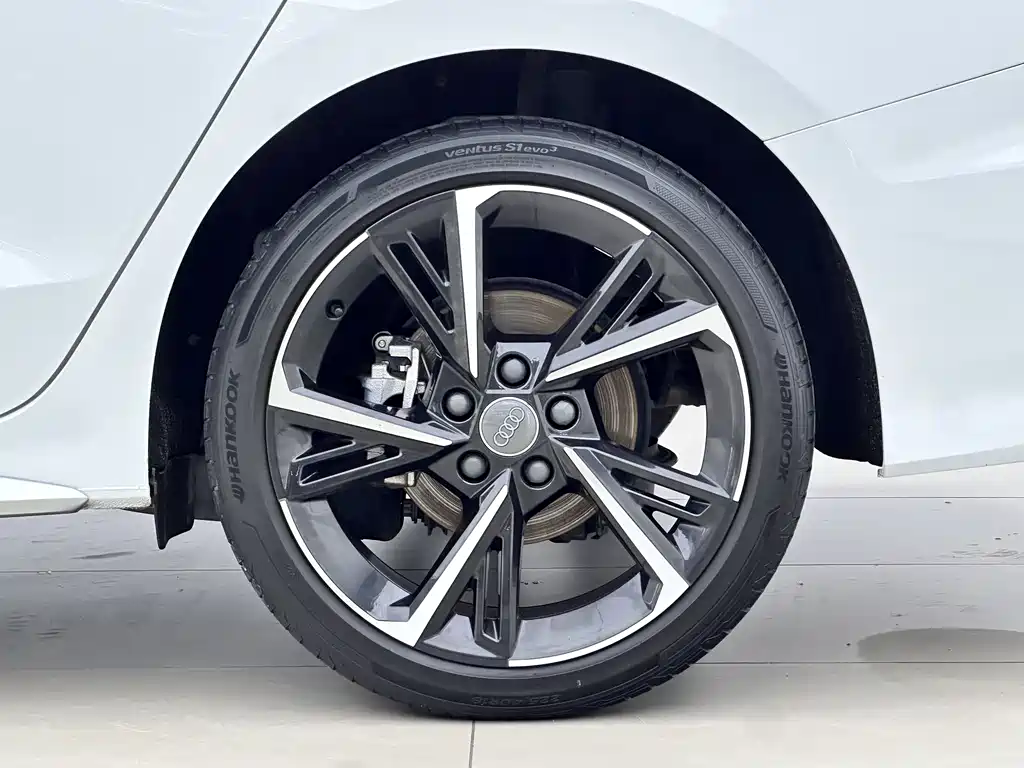 Audi A3 2021 — фото 16