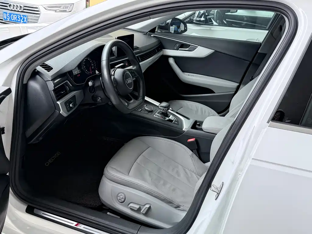 Audi A4L 2018