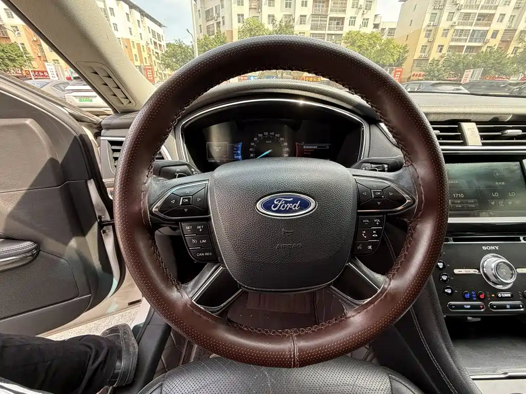 Ford Taurus 2016 — фото 14