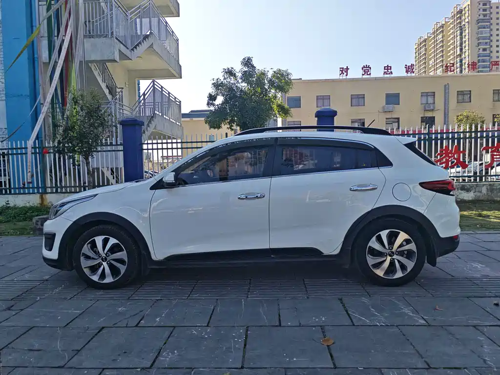 Kia KX Cross 2018 — фото 4