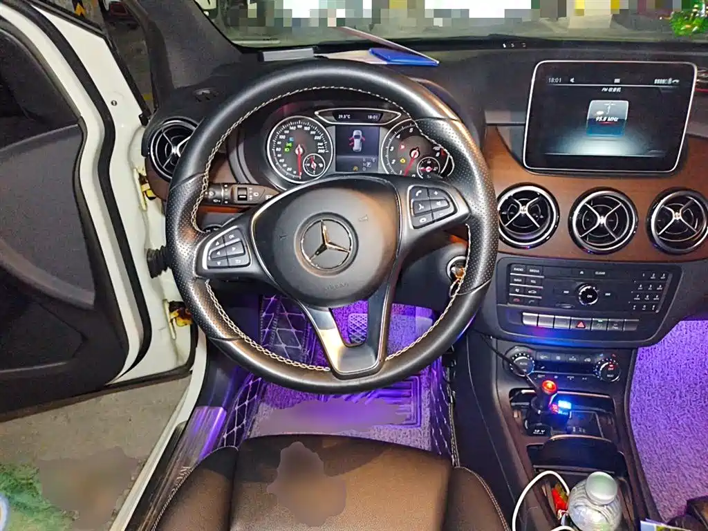 Mercedes-Benz B-Class 2017 — фото 11