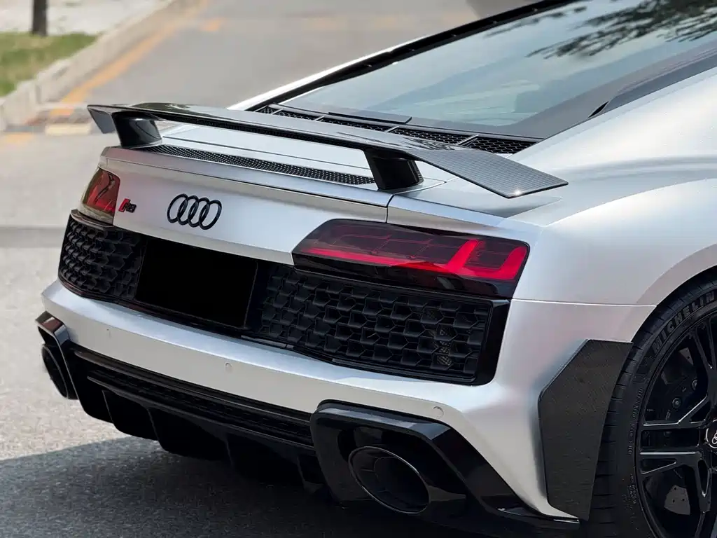 Audi R8 2022 — фото 12