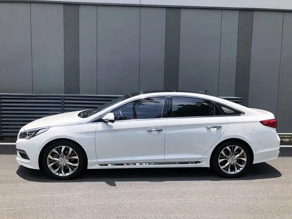 Hyundai Sonata 2015 — фото 12