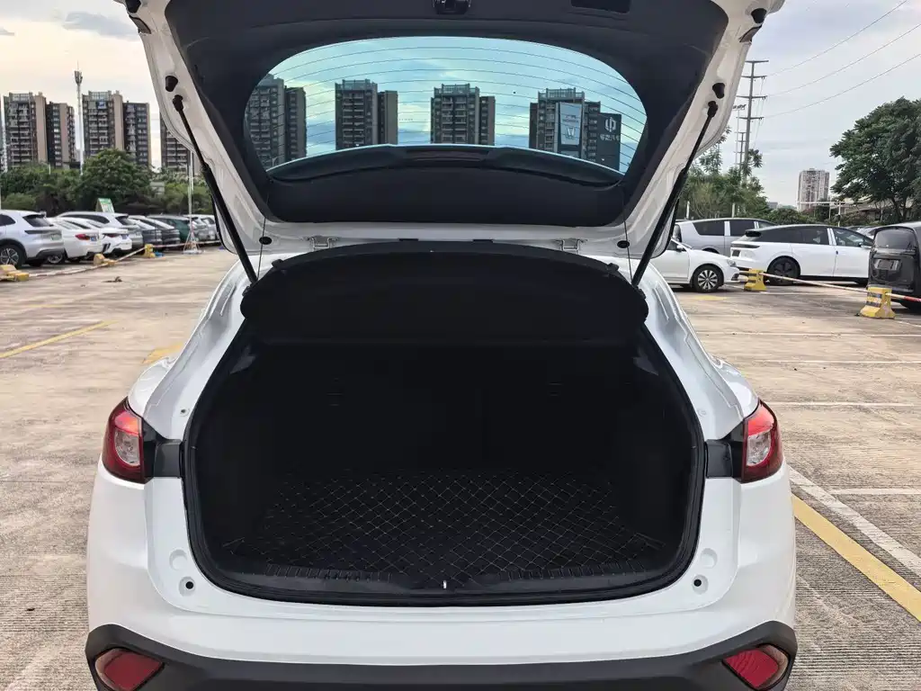Mazda CX-4 2017 — фото 17
