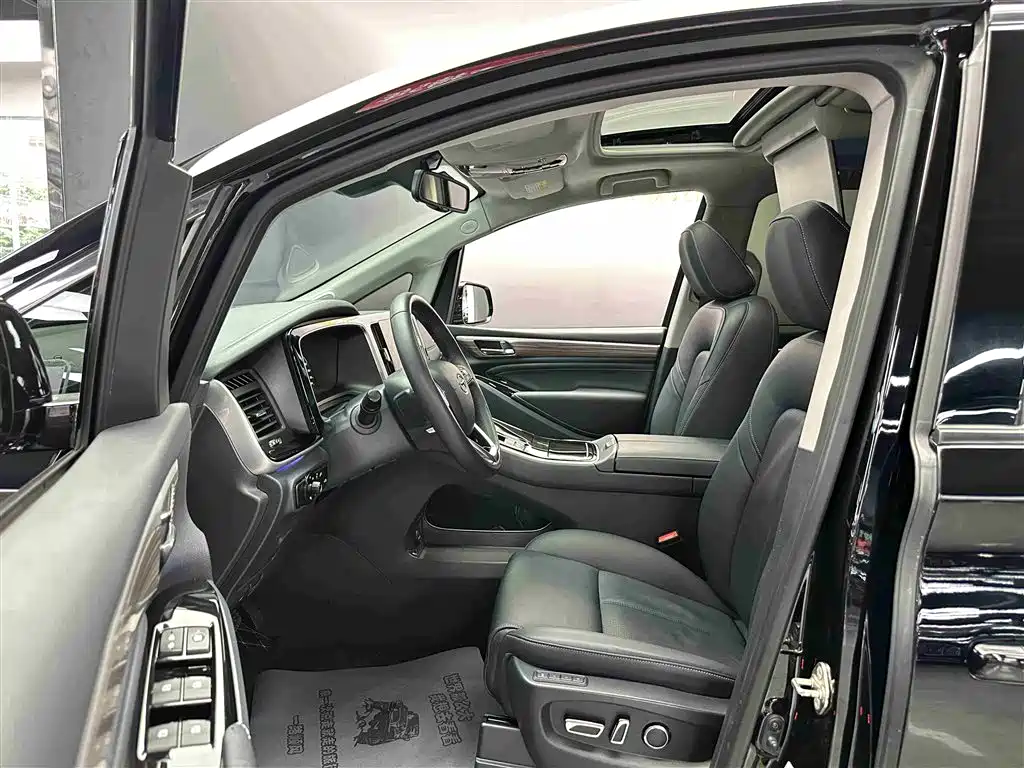 GAC Motor Trumpchi M8 2022 — фото 3