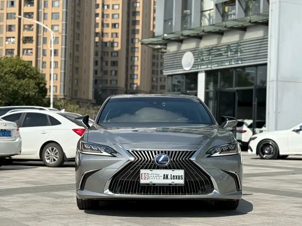 Lexus ES 2019 — фото 2