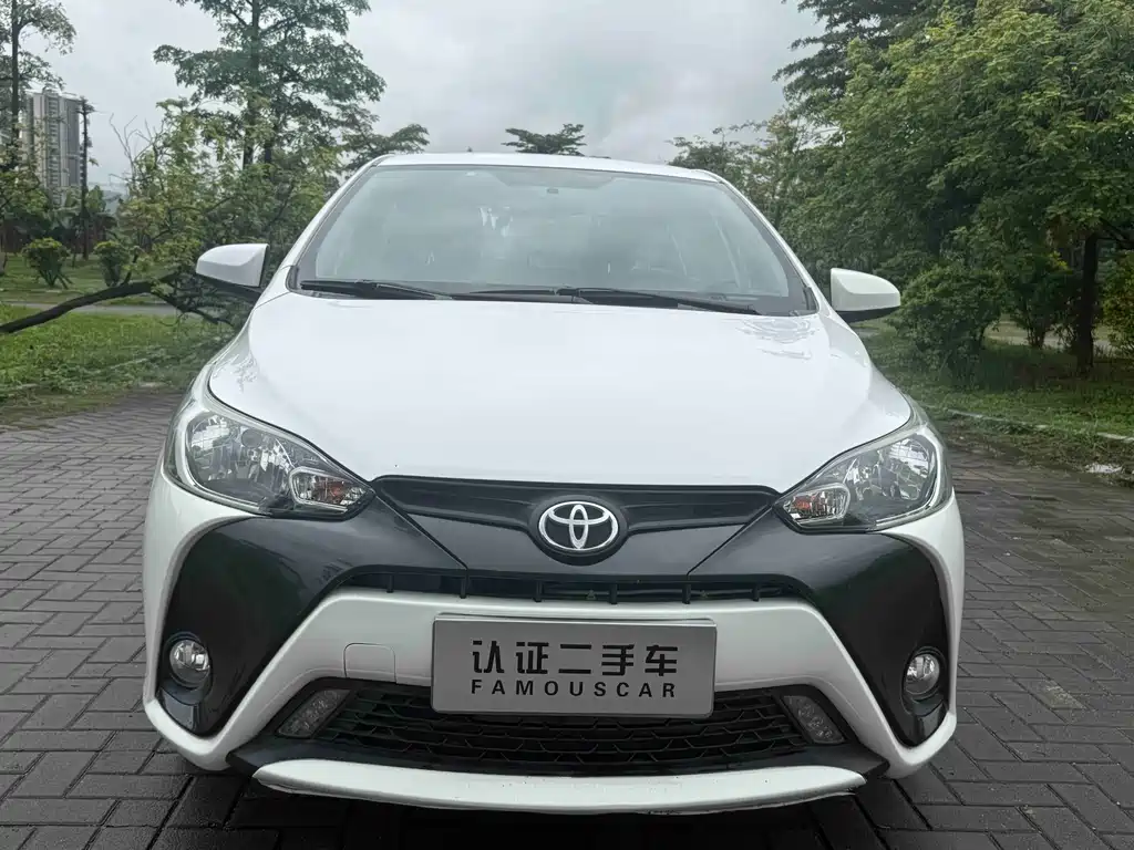 Toyota Yaris L 2017 — фото 2
