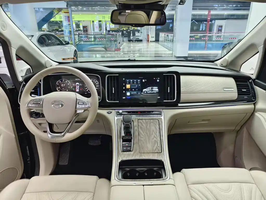 GAC Motor Trumpchi M8 2022 — фото 8