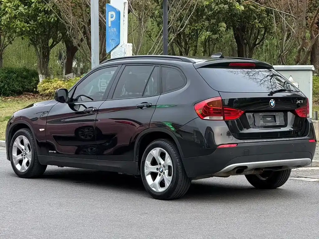 BMW X1 2012 — фото 5
