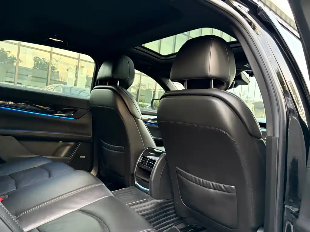 Cadillac CT6 2023 — фото 11