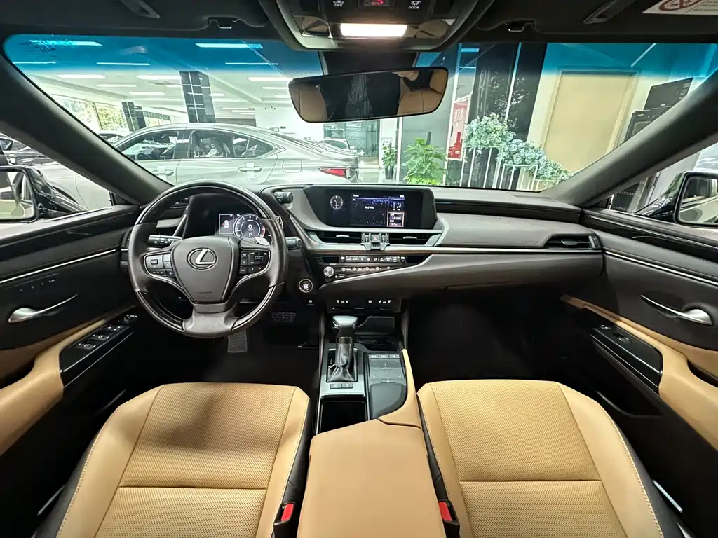 Lexus ES 2021 — фото 13