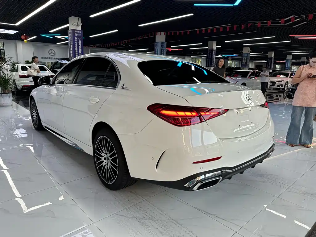 Mercedes-Benz C-Class 2024