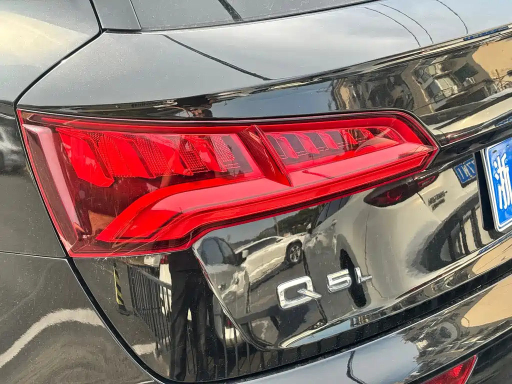 Audi Q5L 2020 — фото 26