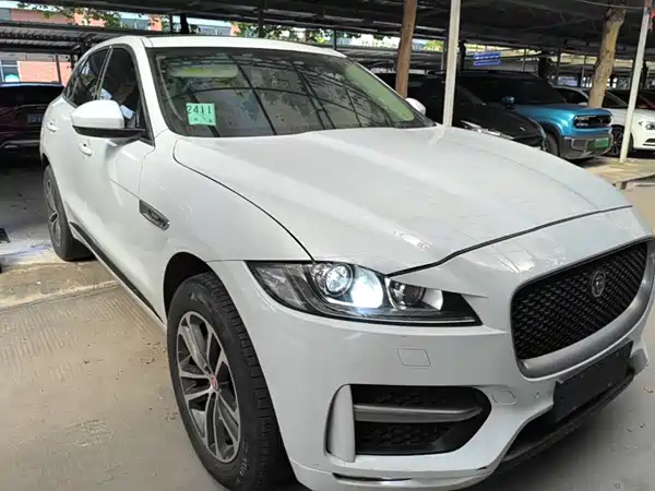 Jaguar F-PACE 2016