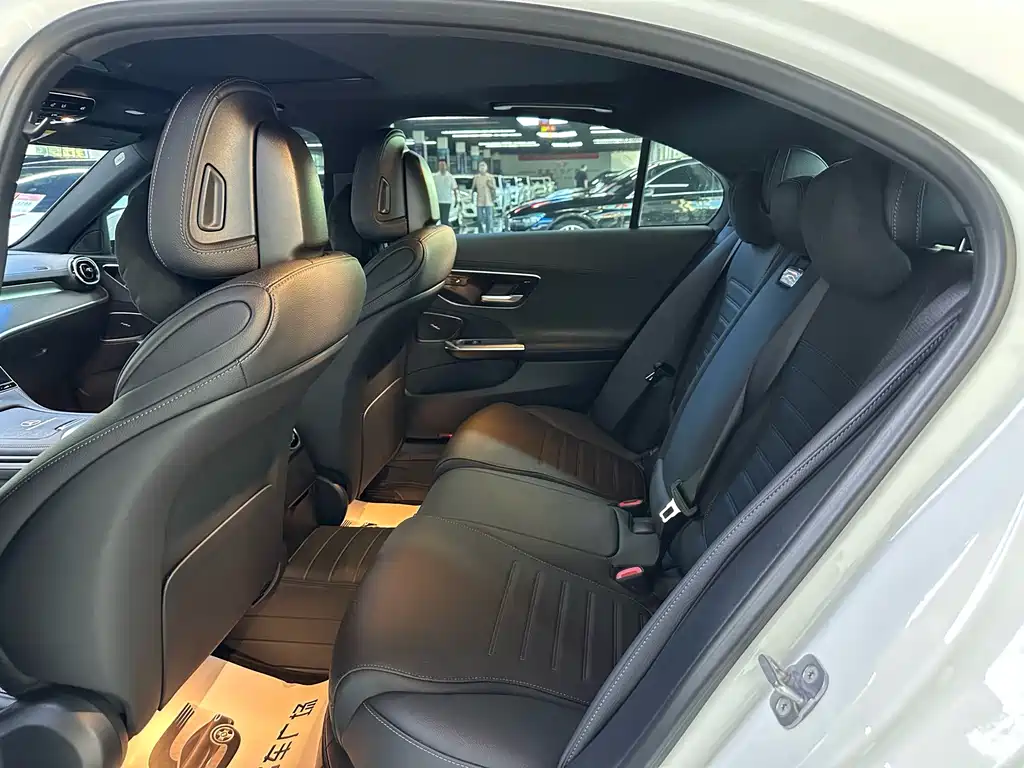 Mercedes-Benz C-Class 2024