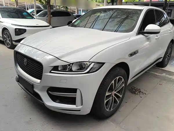 Jaguar F-PACE 2016