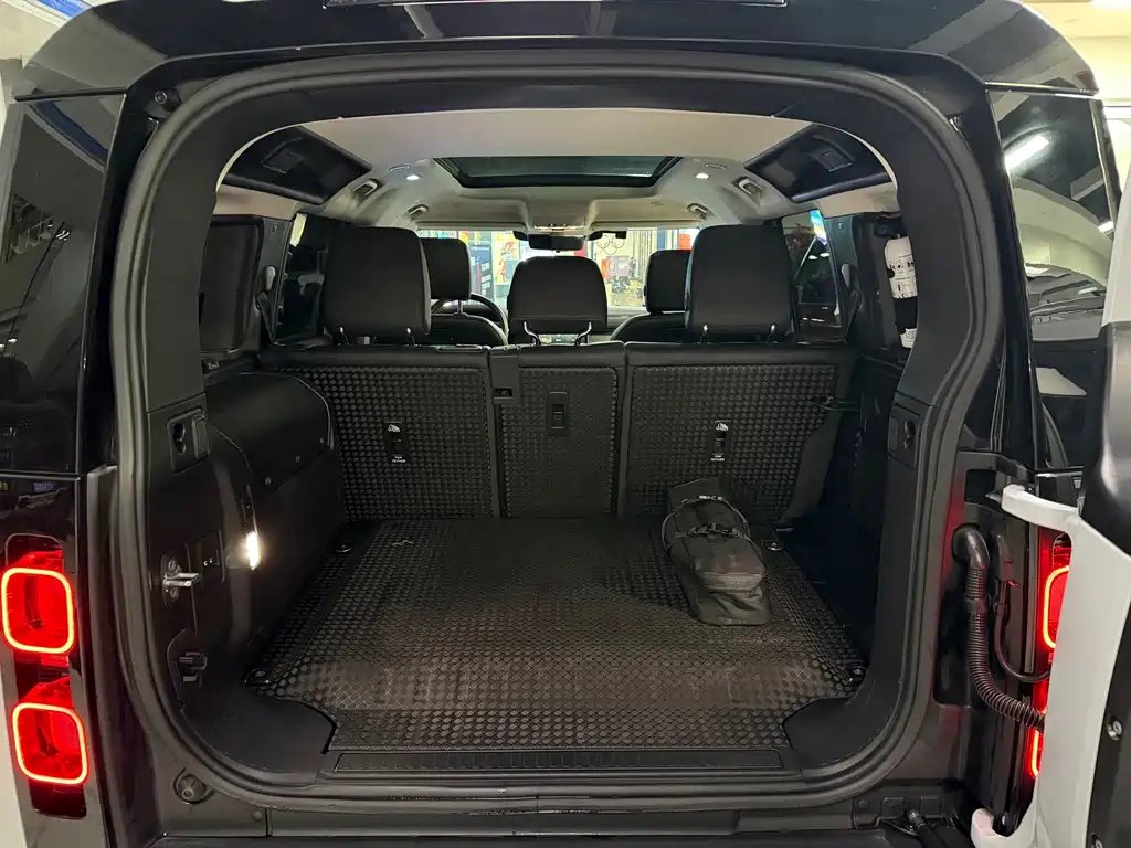 Land Rover Defender New Energy 2021 — фото 21