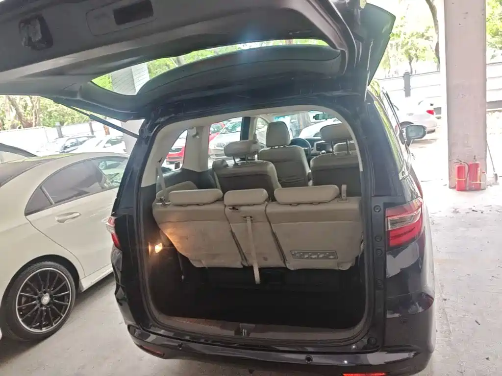 Honda Odyssey 2015 — фото 15