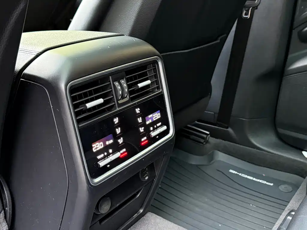 Porsche Cayenne 2018 — фото 13