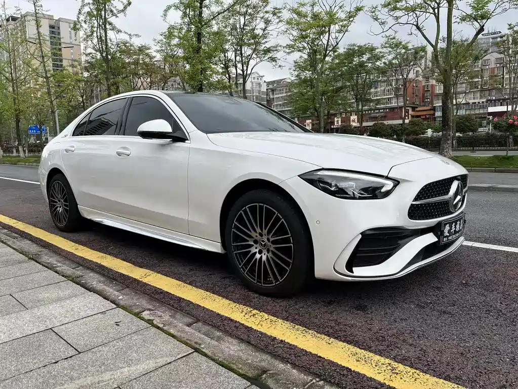 Mercedes-Benz C-Class 2025 — фото 3